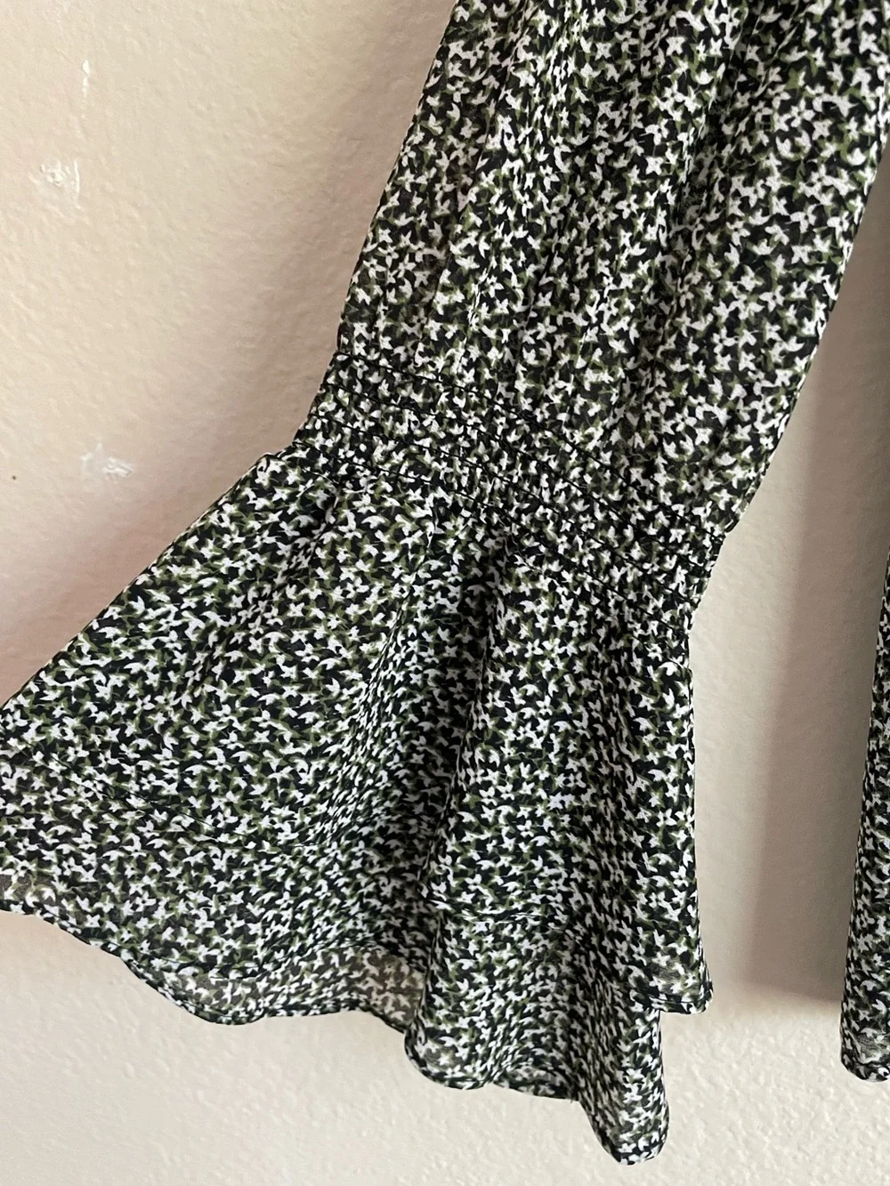 Michael Kors Green and Black Ditsy Floral Button-Front Blouse - size small